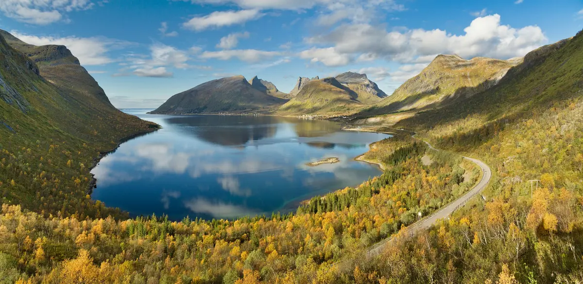 Utsikt over Bergsbotn på Senja